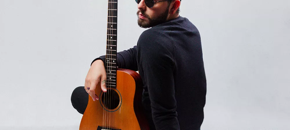 Imagen artista + guitarra