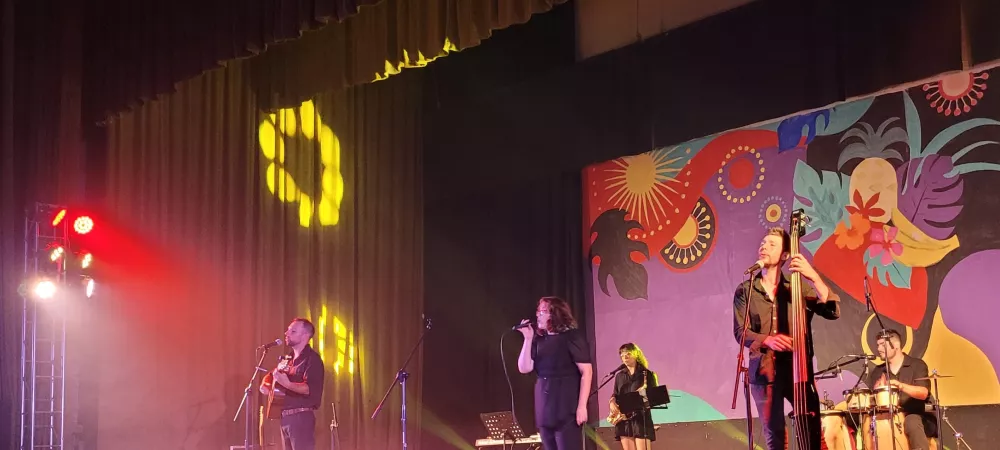 En vivo en Teatro de Huanguelén