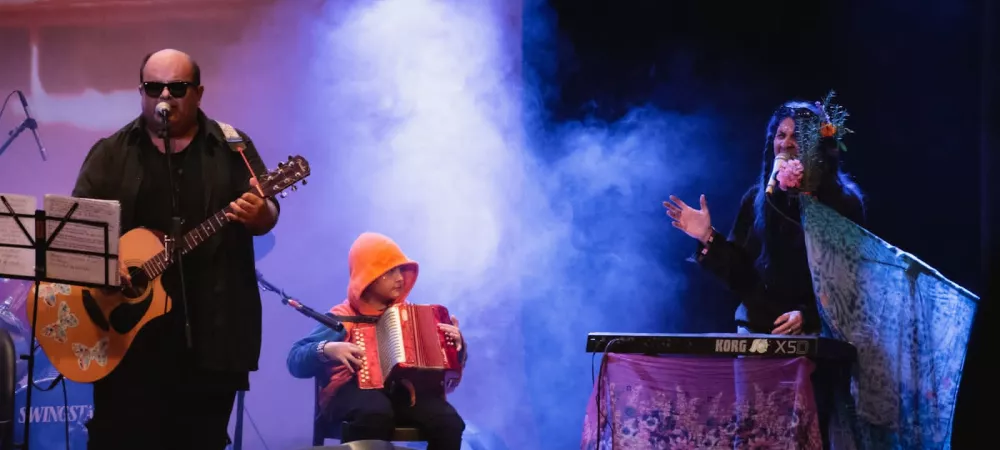 MARTIN ESPINDOLA EN FAMILIA MUSICAL