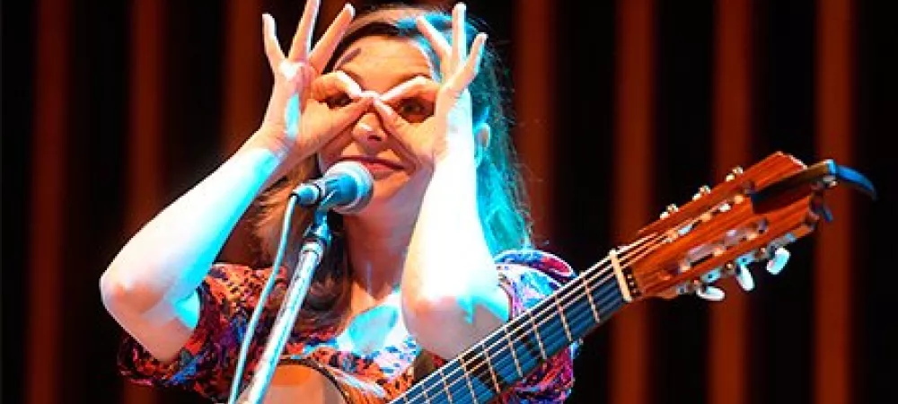 Laura en el CCK