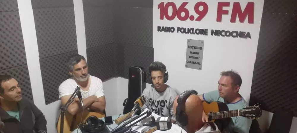 Entrevista en el programa Esencia Gaucha antes de brindar nuestro show en la ciudad de Necochea