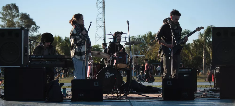 Primer show de la banda en el Parque Finky (Temperley)