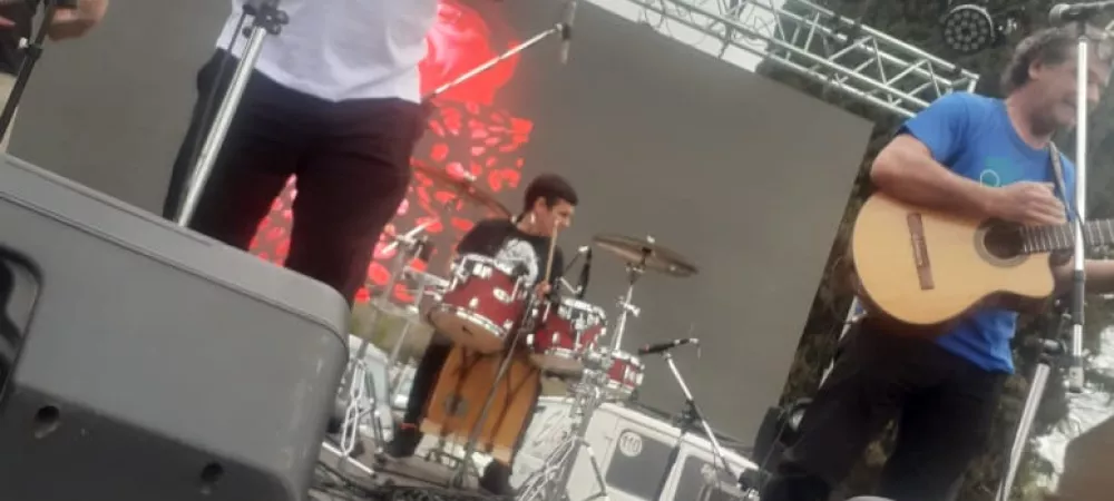 Musica en el pueblo (Jauregui)