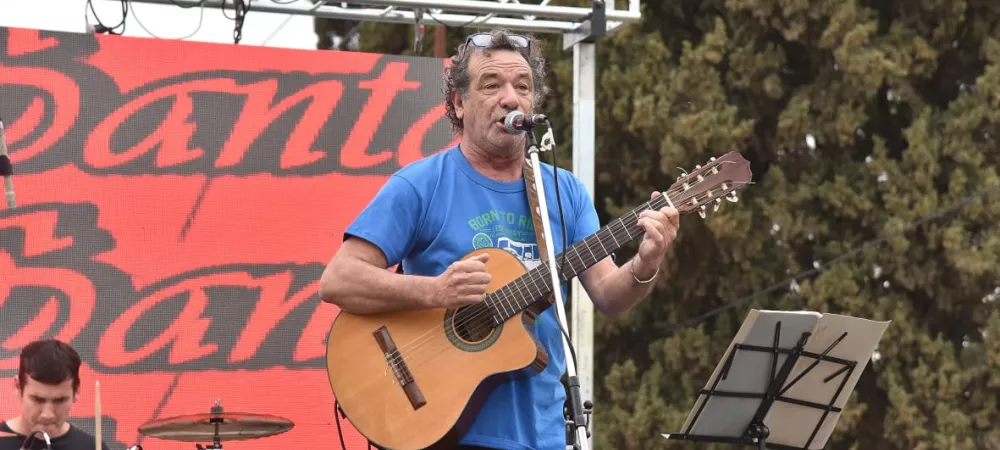 Musica en el pueblo (Jauregui)