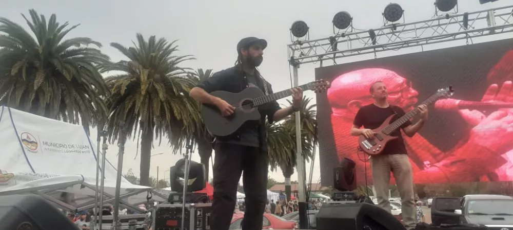 Musica en el pueblo (Jauregui)