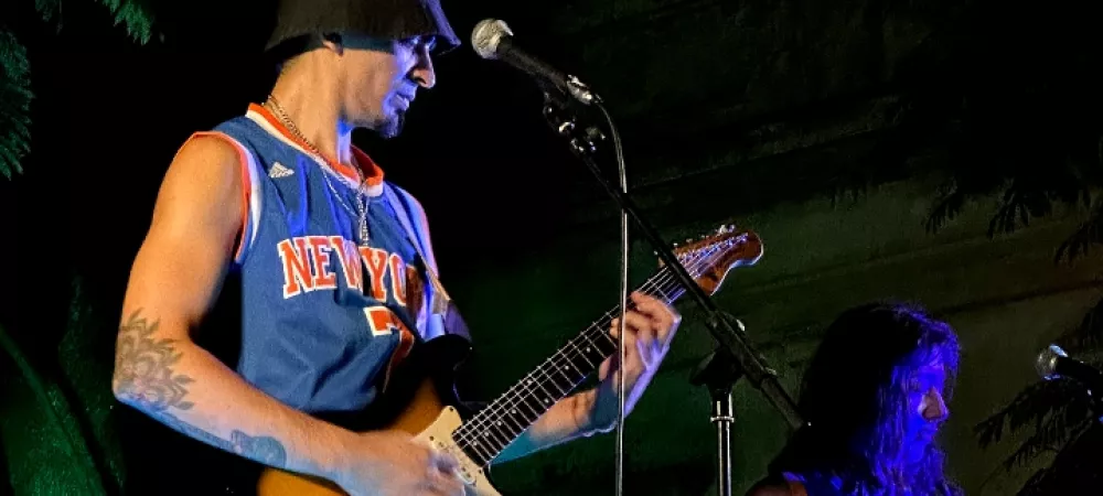 Guitarra y bajo
