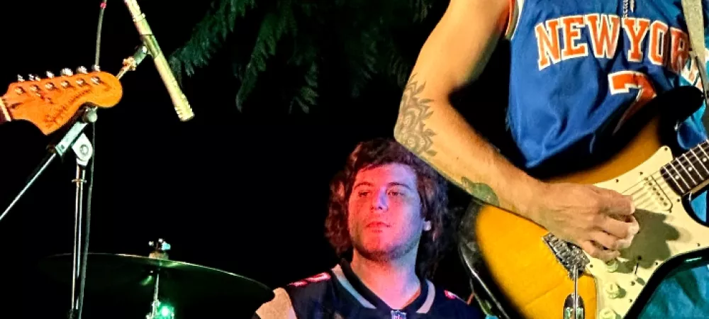 Baterista y guitarrista