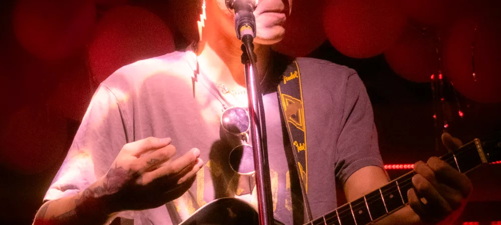 Foto tocando en vivo 