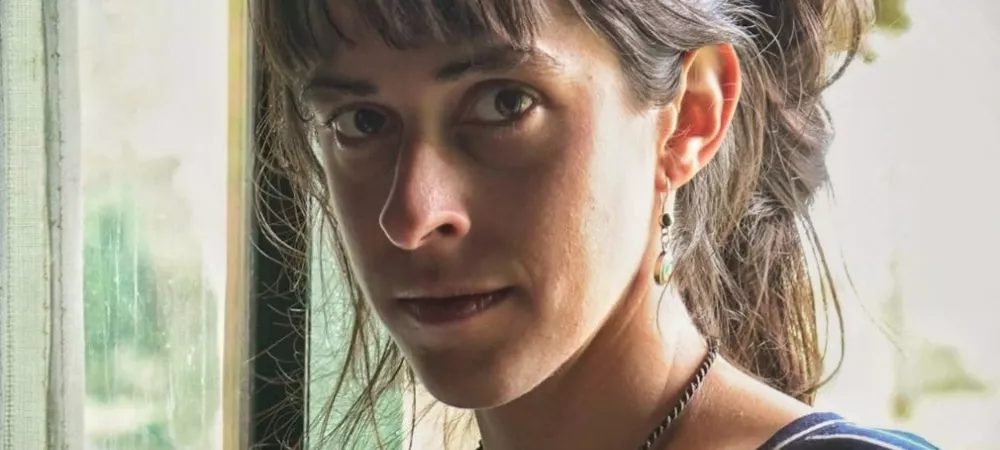 Vero Arze a contraluz