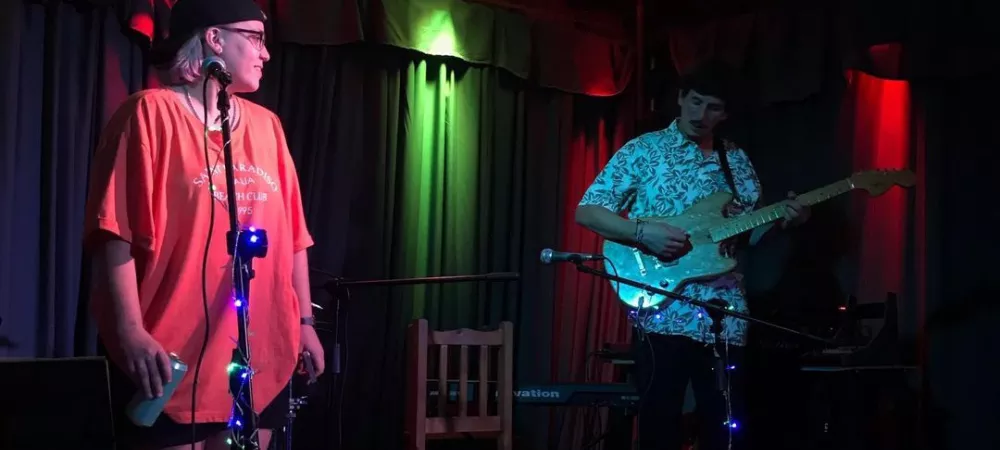 Una de las presentaciones de Zeirá en formato dúo durante el 2023